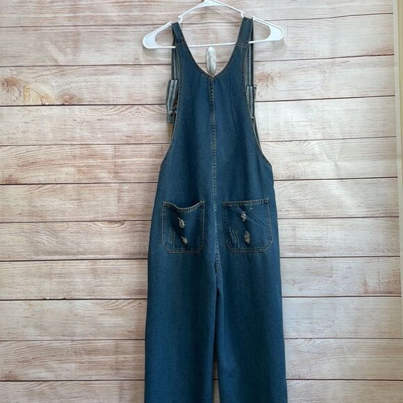 DISTRESSED LIGHTWEIGHT DENIM OVERALLS IN BLUE - Picture 6 of 10